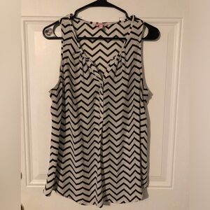 Candie's Black and White Chevron women’s size Large Top